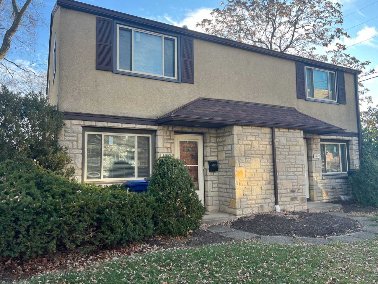 2 Bedroom Townhome in Grandview!!