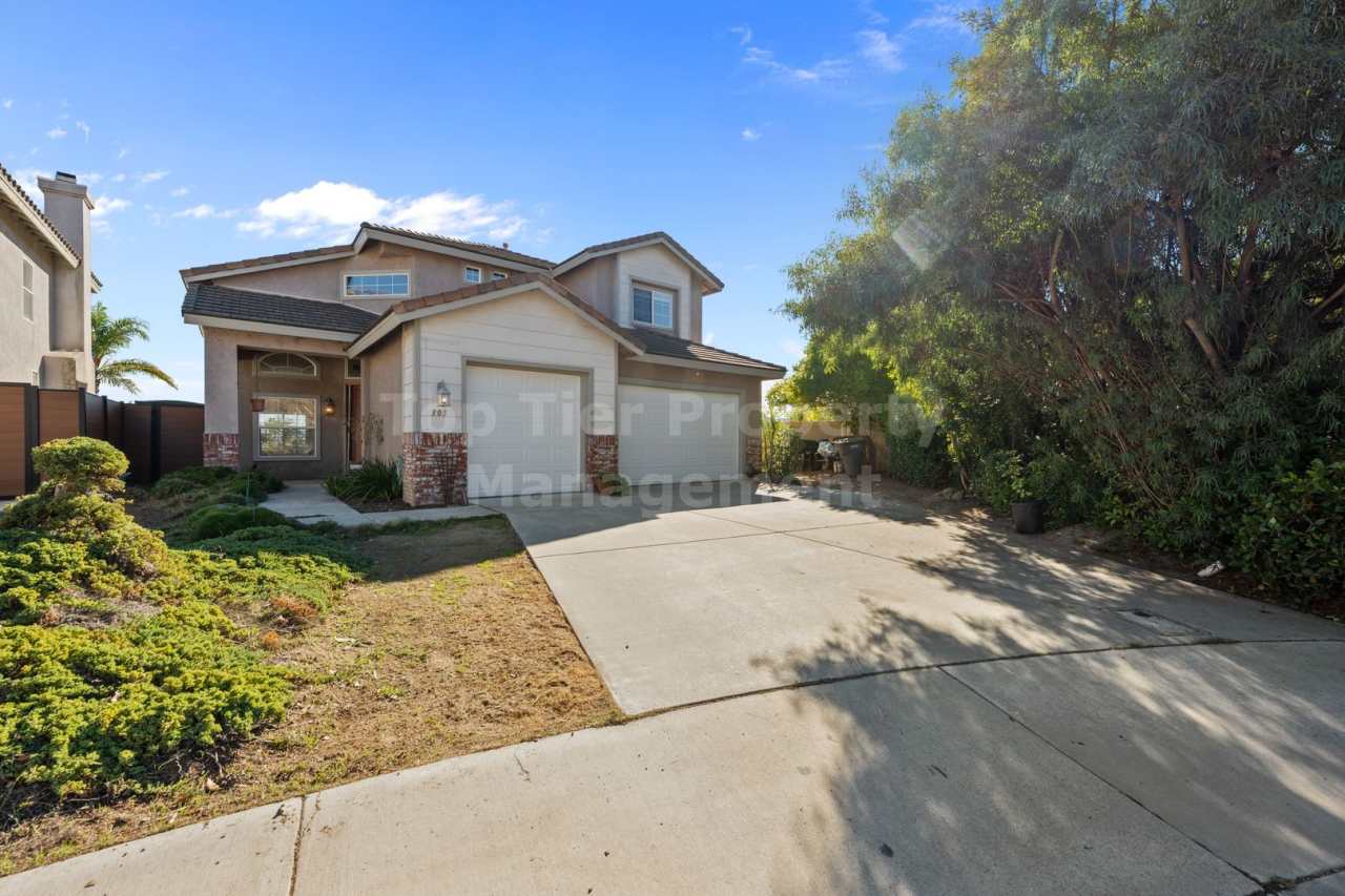Beautiful 4 bed, 3 bath, 2,726 sqft House in Peaceful San Marcos Neighborhood - Available NOW