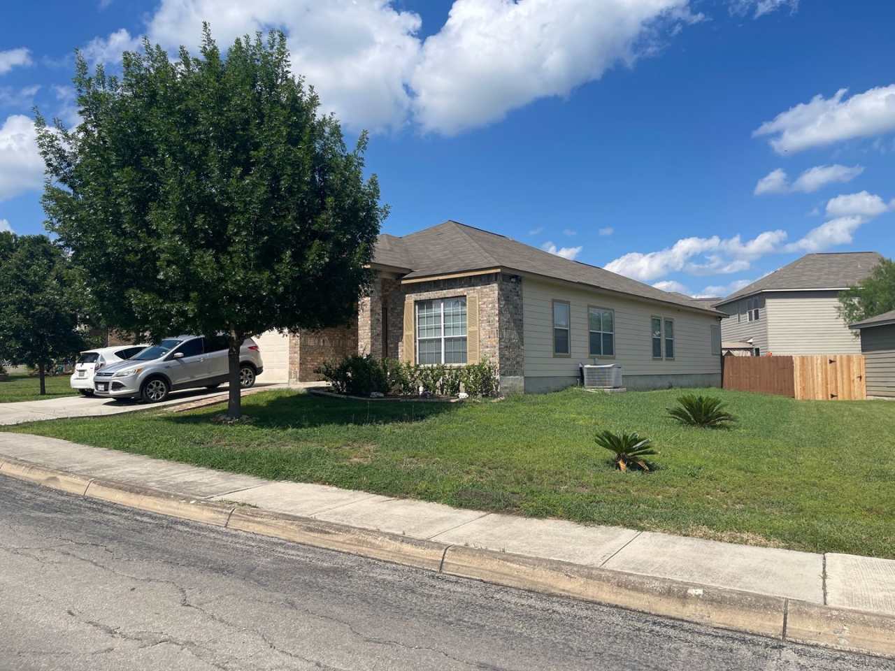 Spacious 3-Bedroom, 2-Bath Single-Story Home in Woodbridge Estates