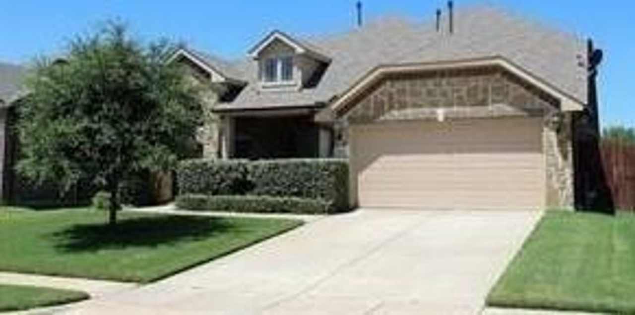 Great Location, available NOW!