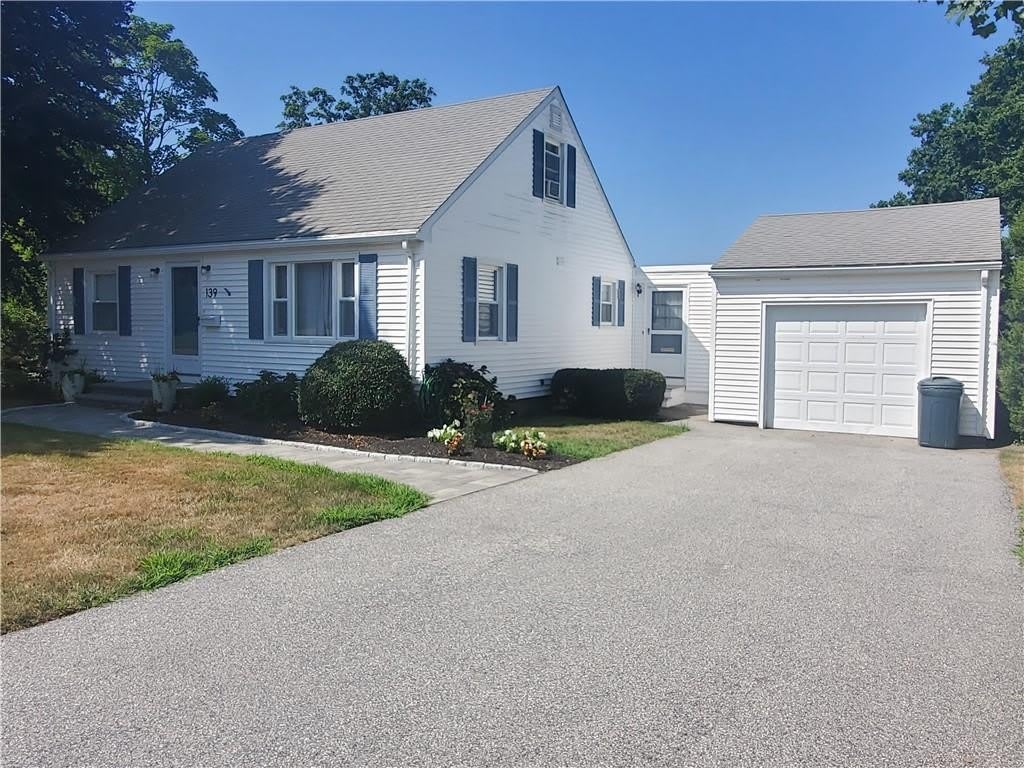 139 Coggeshall Avenue