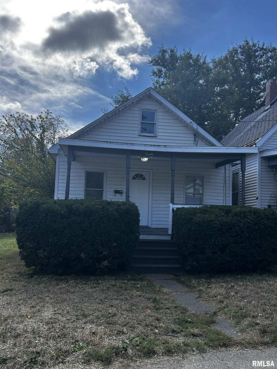 1020 E KANSAS Avenue