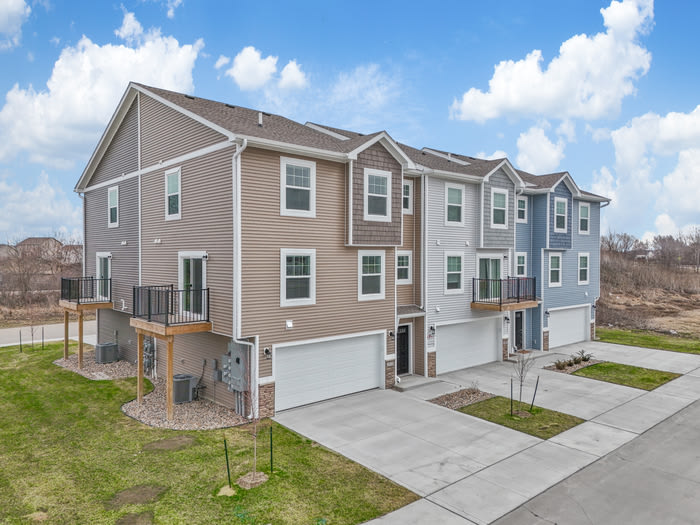 2725 NW Kate Shelley Lane