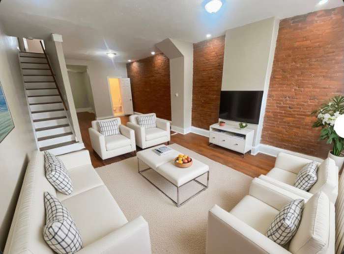 747 East Woodlawn Street