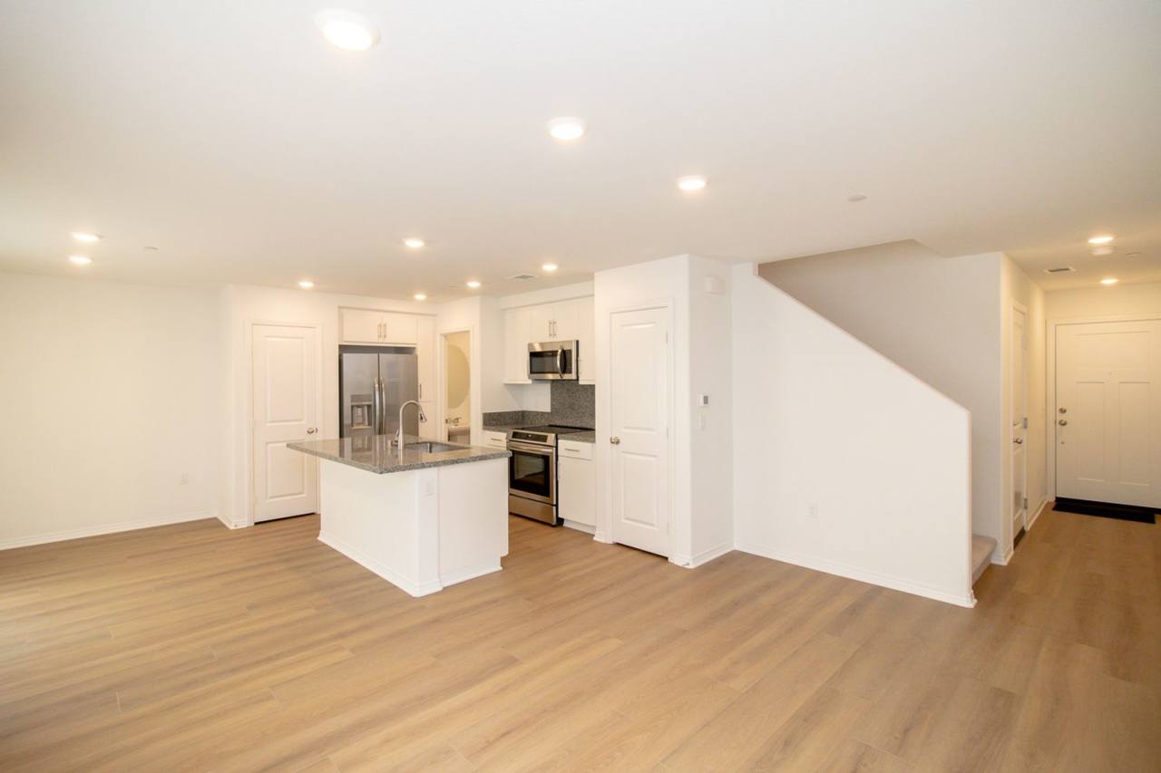 Brand New 3 Bed/2.5 Bath Townhome In Riverside Near Hospitals!