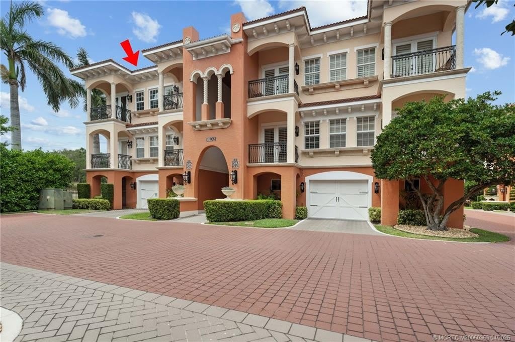 1536 NE Outrigger Landings Drive unit: D