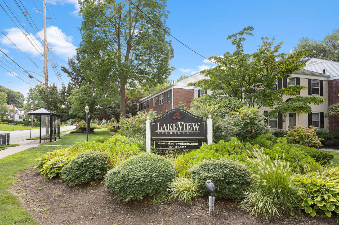 Lakeview Apartments
