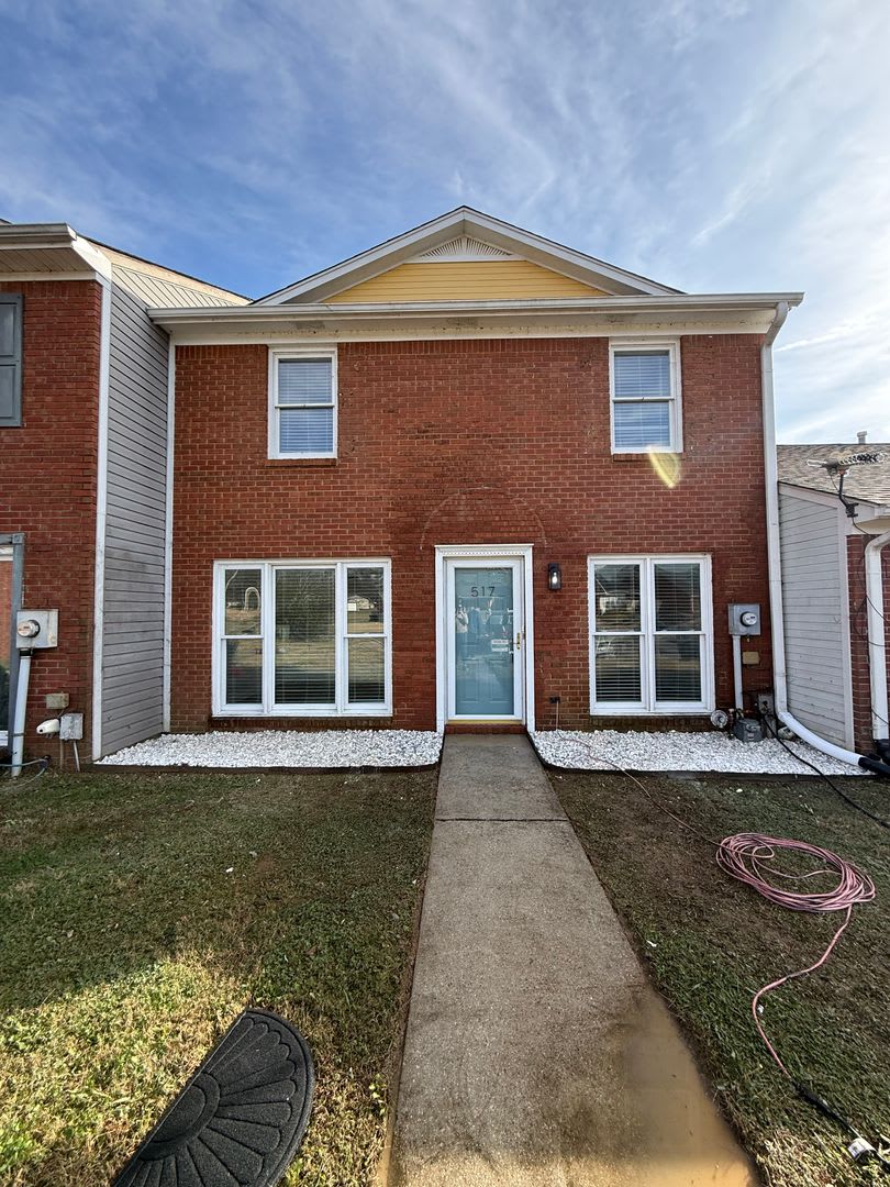 Newly Renovated Townhome 2 Bedroom - 2.5 Bathrooms