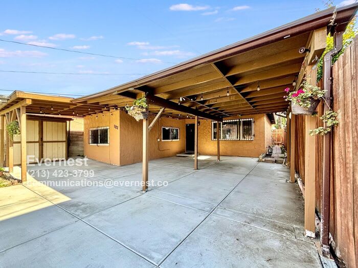 1122 East 60th Street