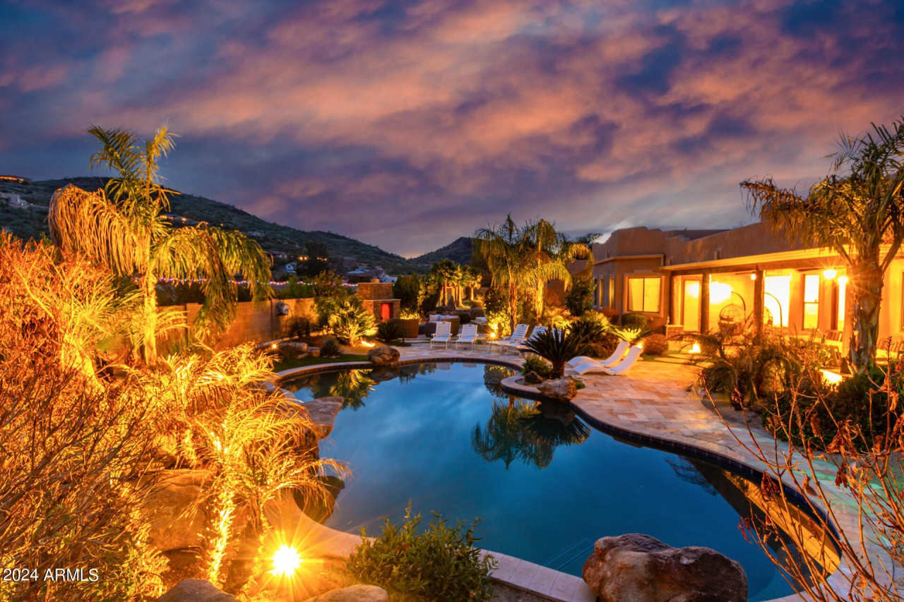 2731 W DESERT RANCH Road