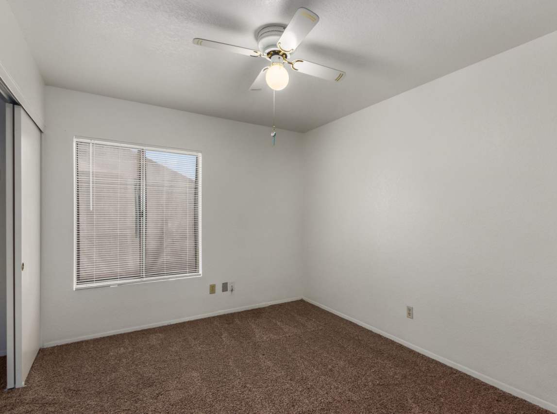 Charming 3 bed 2 bath home in Peoria!