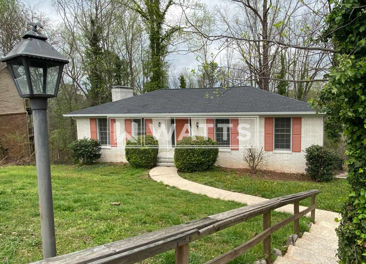 Excellent 4 Bedroom House in Bluff Park Community