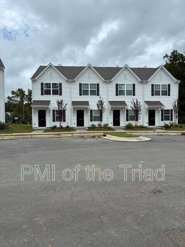 1905 Autumn Mist Drive