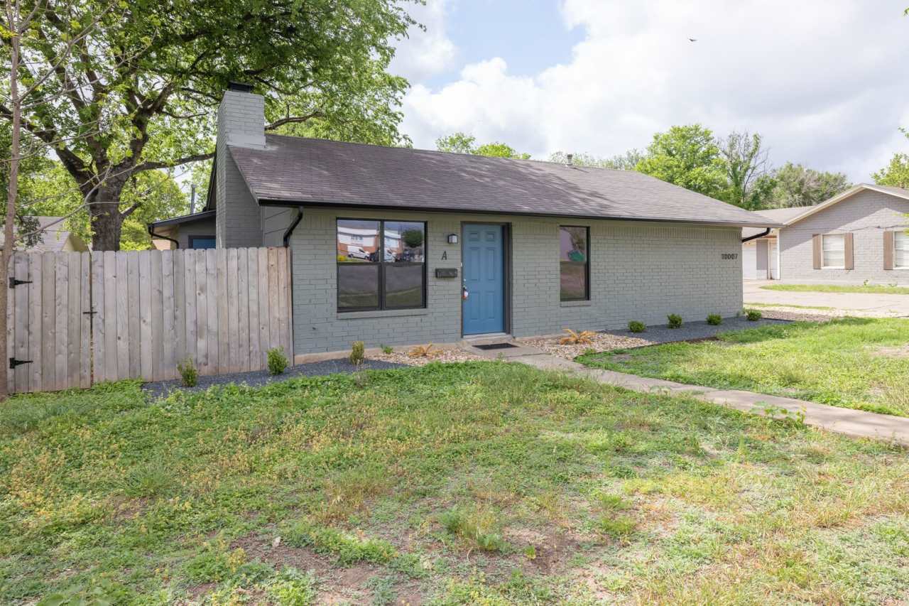 Charming 3-Bedroom Home in Quail Creek West – Prime North Austin Location!