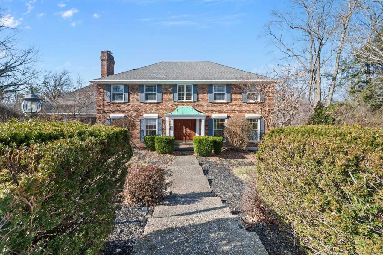 5 Bedroom House In Hunting Creek