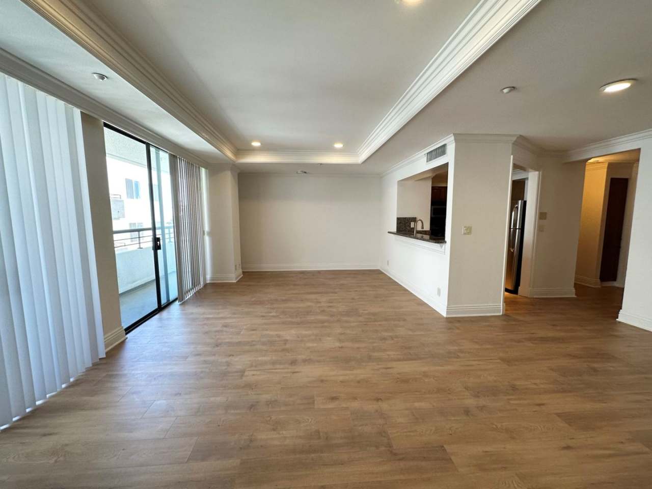 10636 Wilshire - Luxury Doorman Building