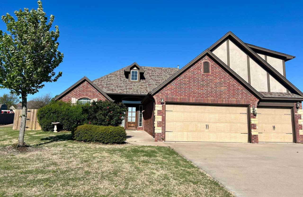 113 London Dr - COMING SOON!