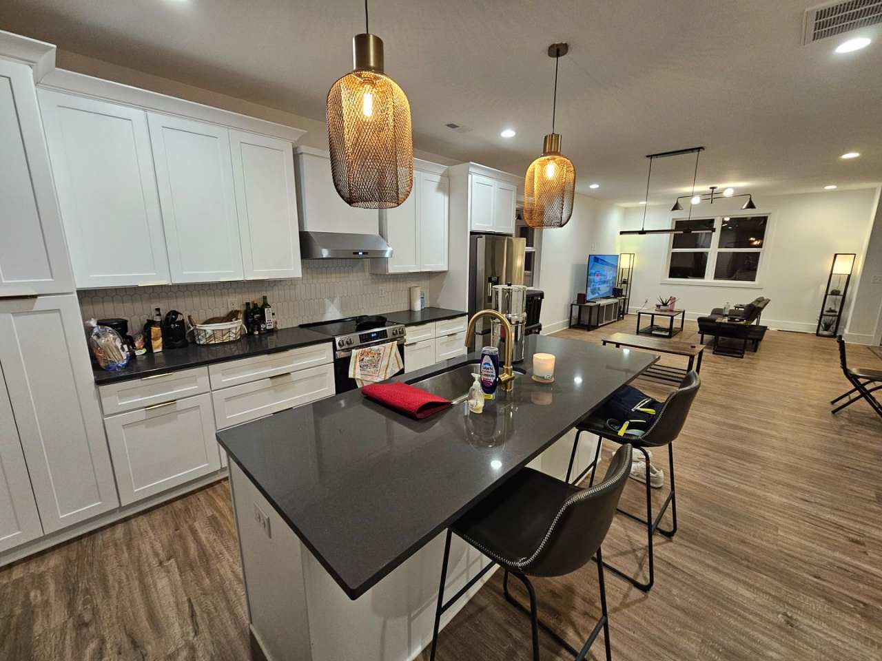 Room in 3 Bedroom Home at Donna Ave