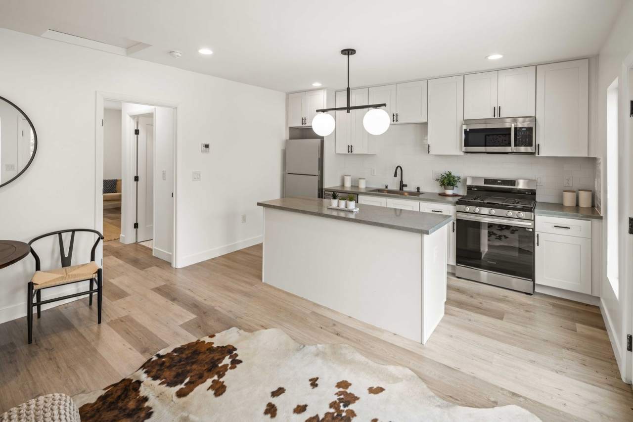 Gorgeous 1 Bedroom Home in Faircrest Heights!