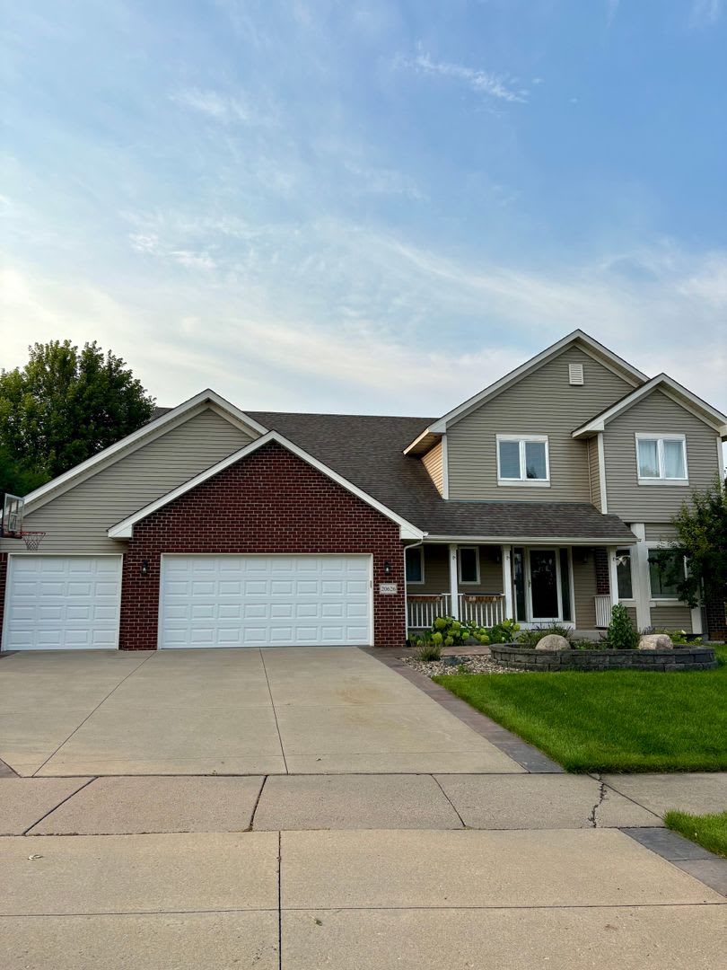 Large Lakeville Home for Lease