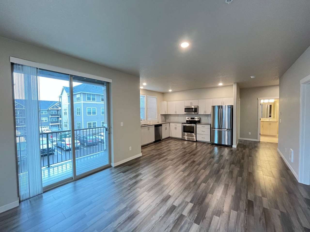 SW Beaverton 2 Bed 2 Bath Condo in River Terrace - Garage Parking+, Fitness Studio and More!