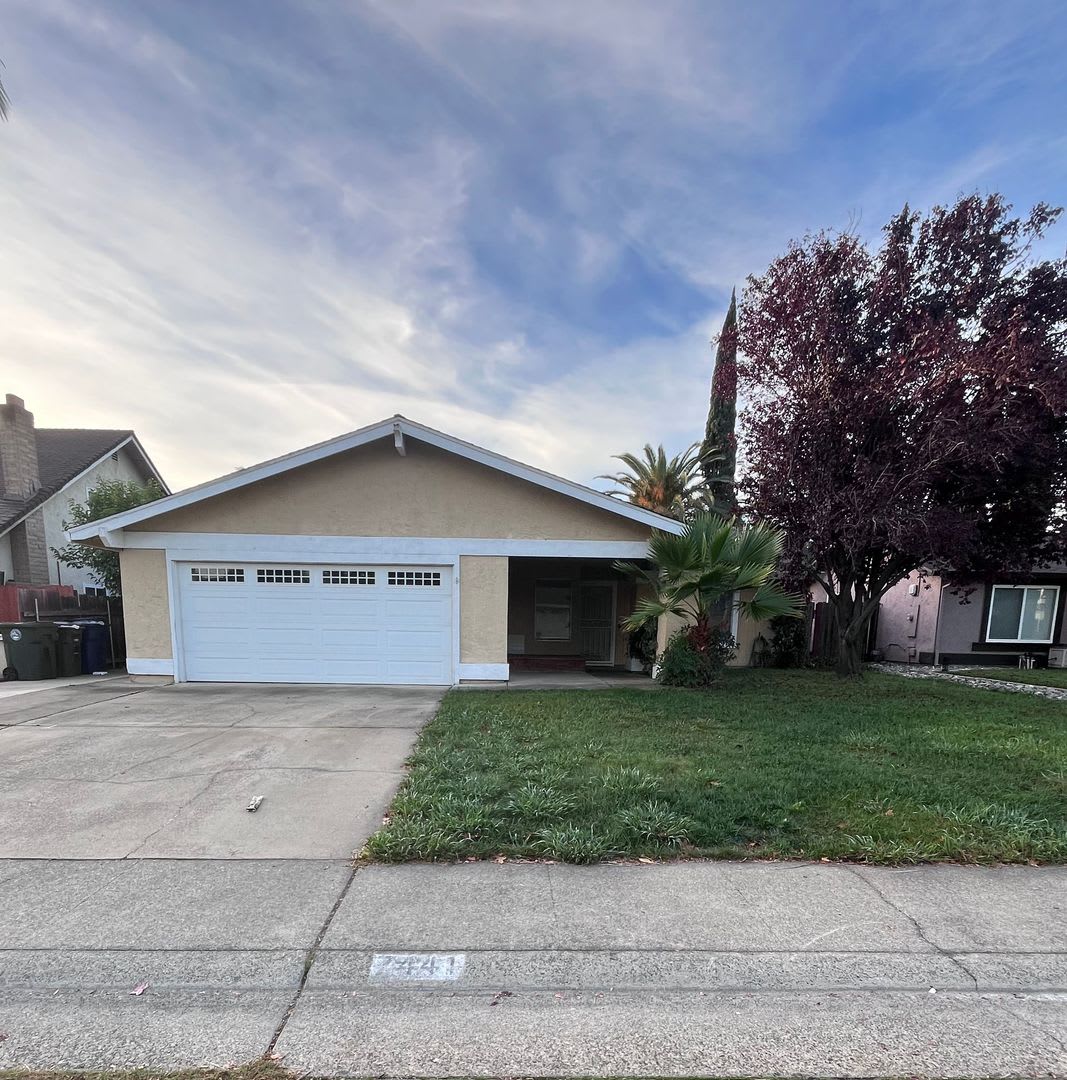 NICE UPDATED HOME IN CITRUS HEIGHTS!!