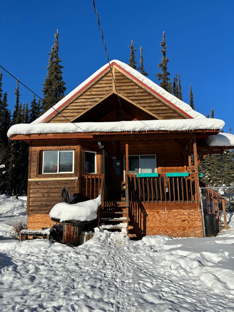 1 Bed + Loft/1 Bath Close to UAF