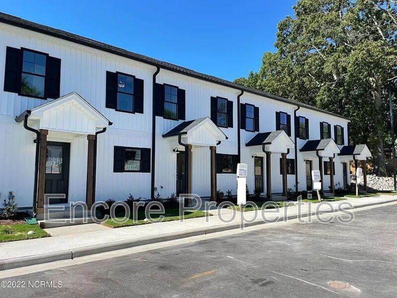 242 S Raleigh Street