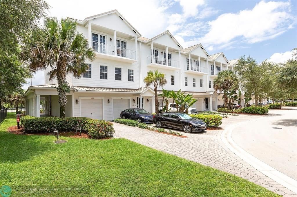 6965 lakeside circle n