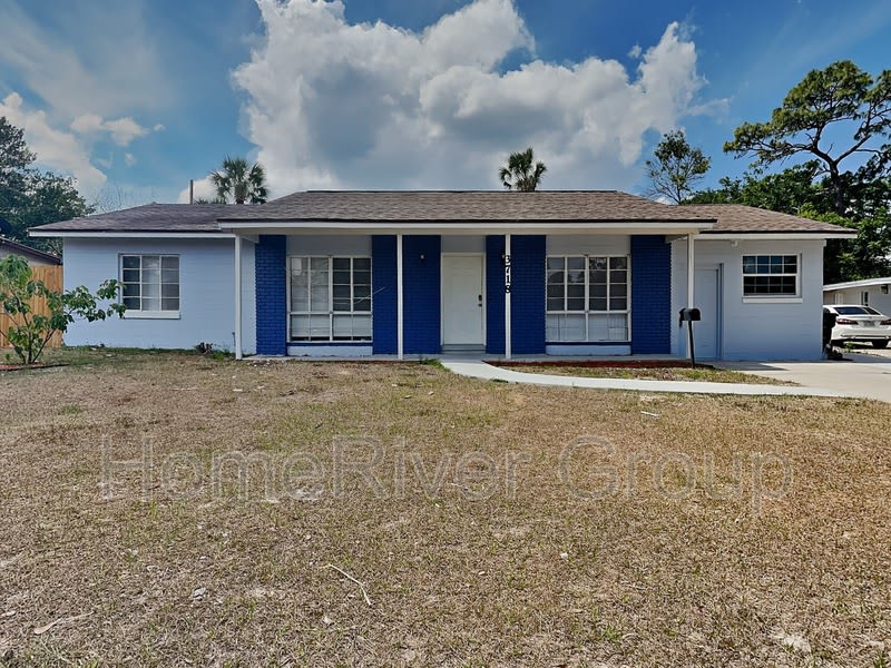 3718 Wade Rd