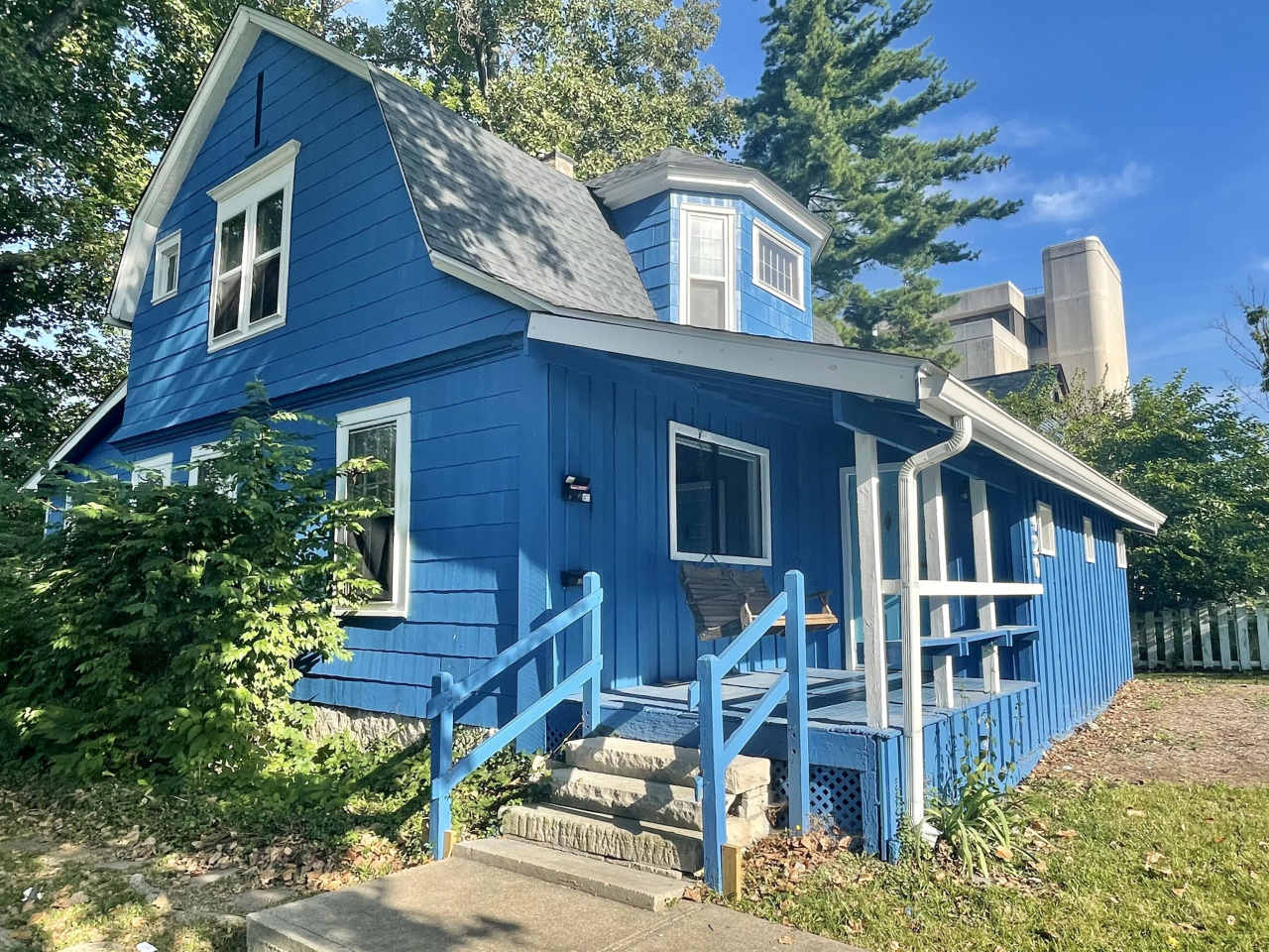 420 South Woodlawn Avenue