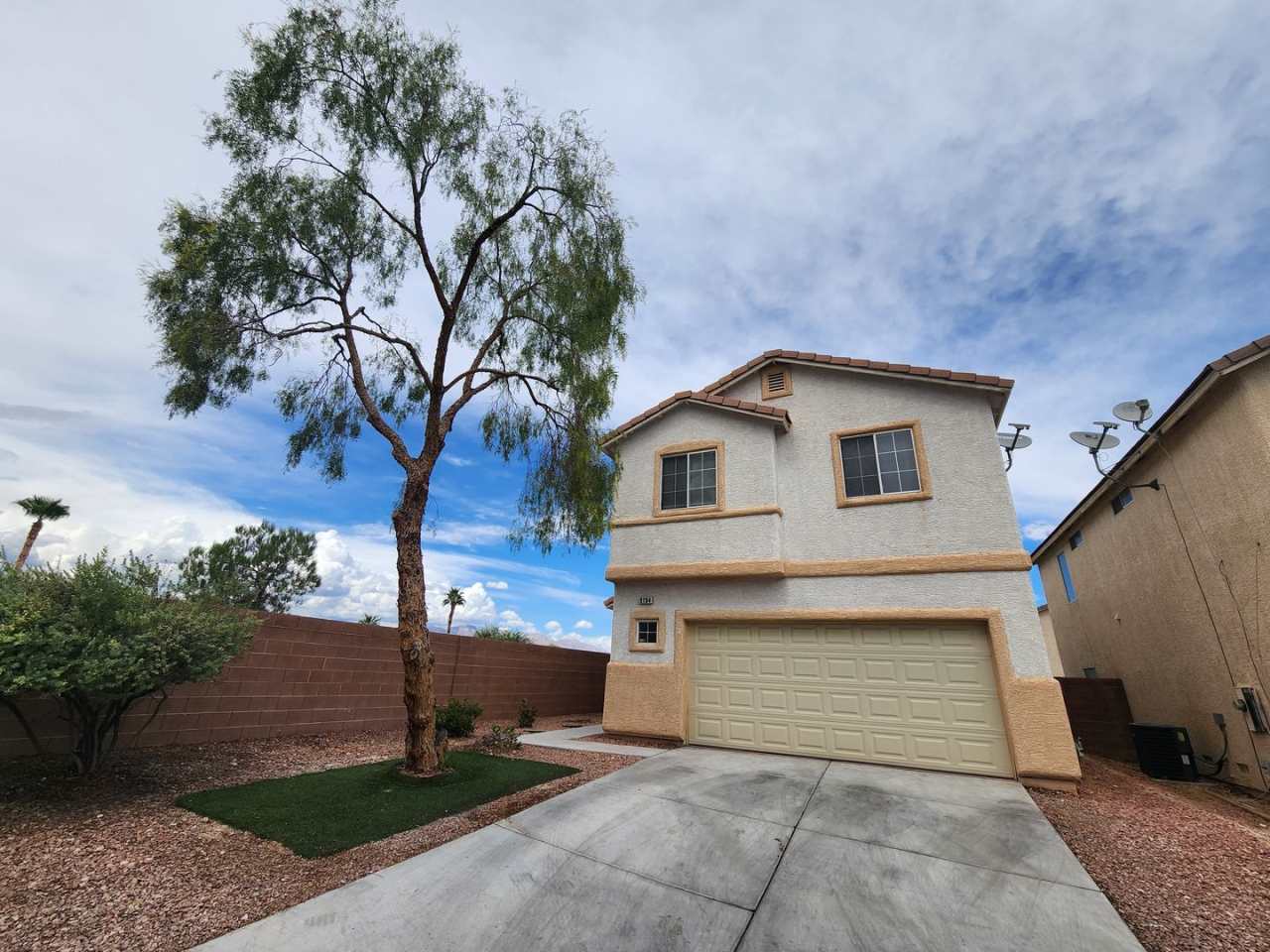 2 Story Home At End of Cul De Sac