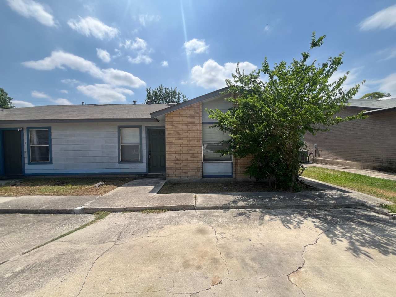5525 Lochmoor #1, San Antonio, TX. 78244