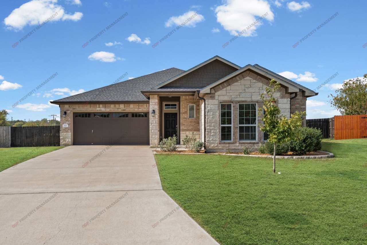 Magnificent home in Wyndham Hill Community! -Refrigerator, Washer/Dryer, and Lawn Care ALL INCLUDED