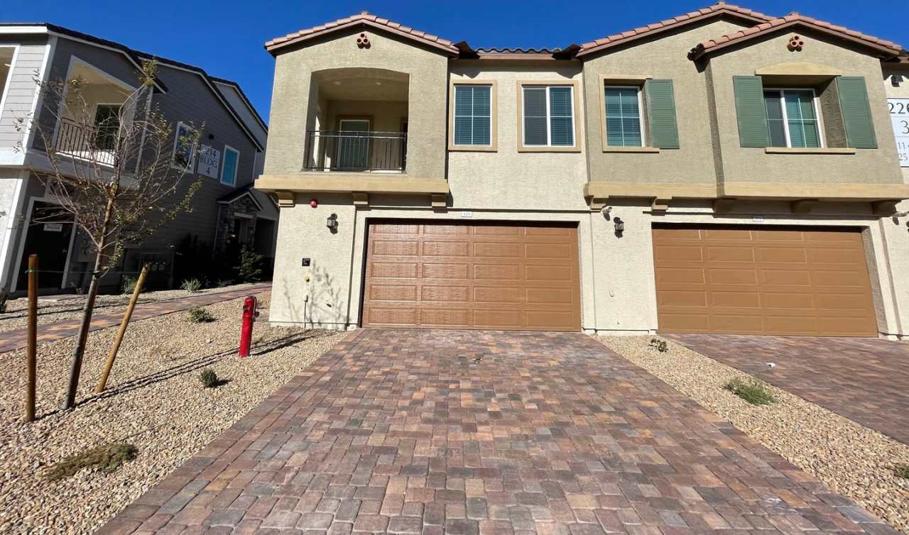 GATED 2 BED 2.5 BATH 2 CAR GARAGE 2 FLOOR TOWNHOUSE IN HENDERSON