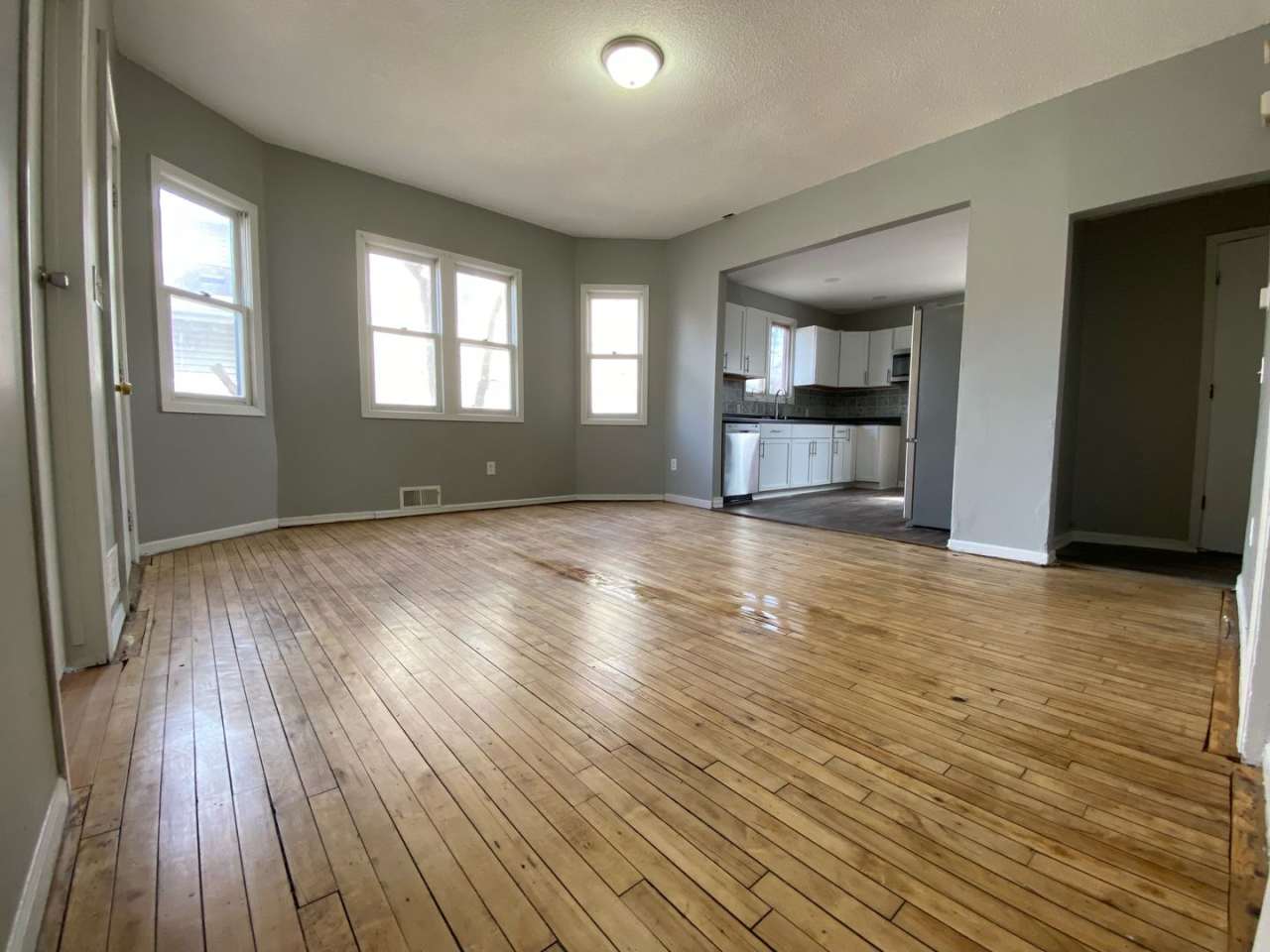 Spacious 4 Bedroom 1.5 Bathroom Townhome in Minneapolis!