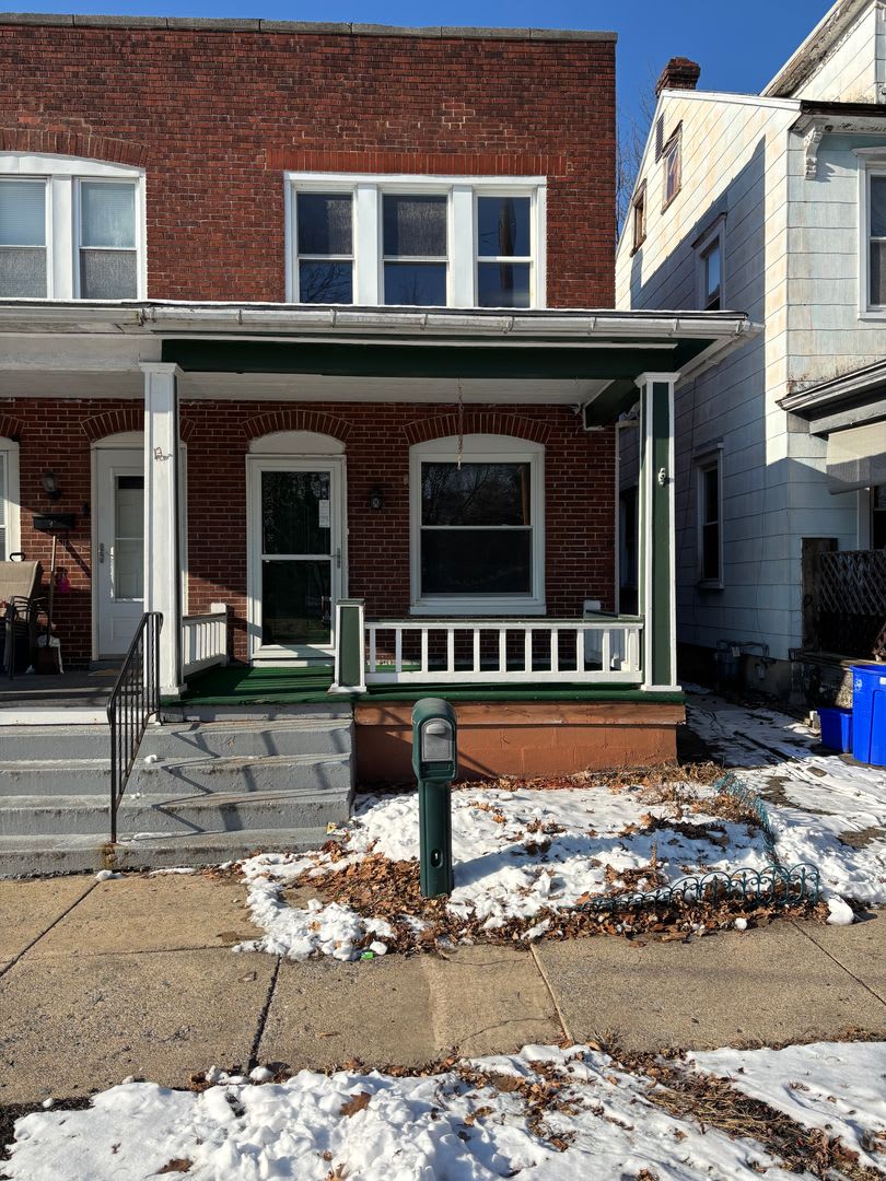 3 Bedroom 1 Bath in Harrisburg, PA!
