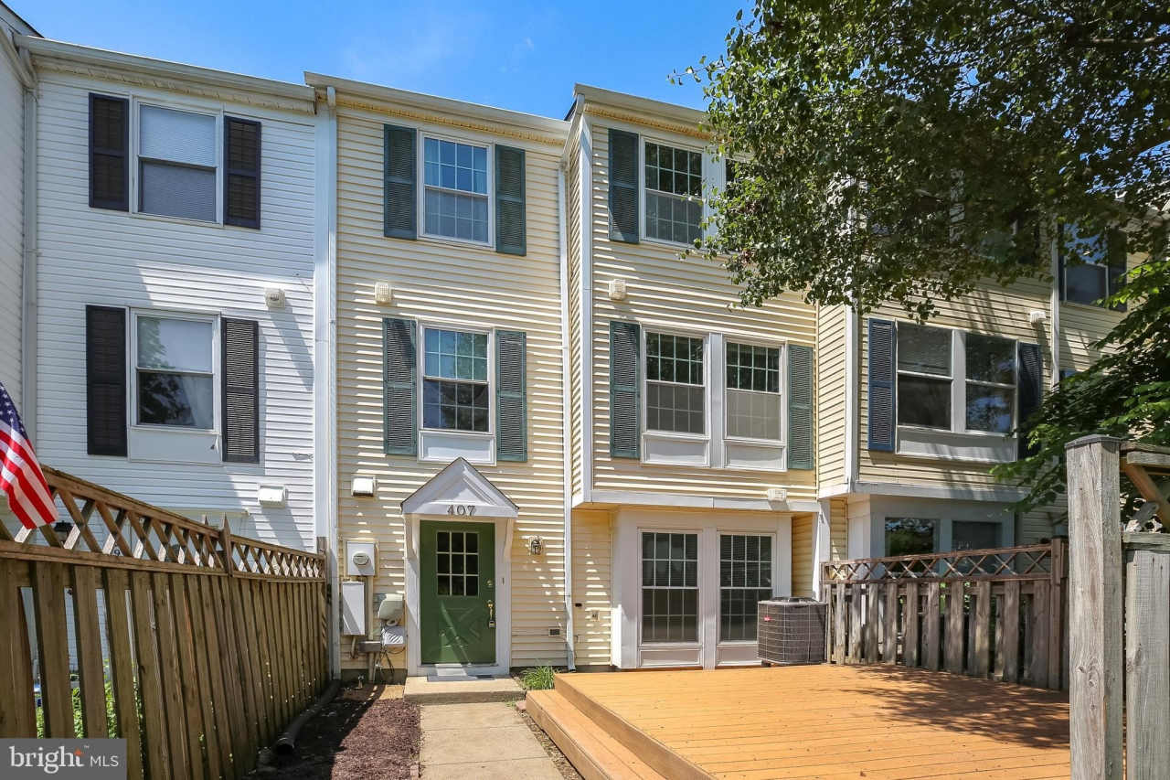 407 PALMSPRING Drive