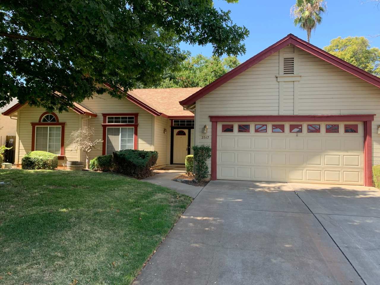 Perfect Location! Steps to schools, Upper Park and Wildwood Park. 3 Bedroom 2 Bath PARTIALLY FURNISHED