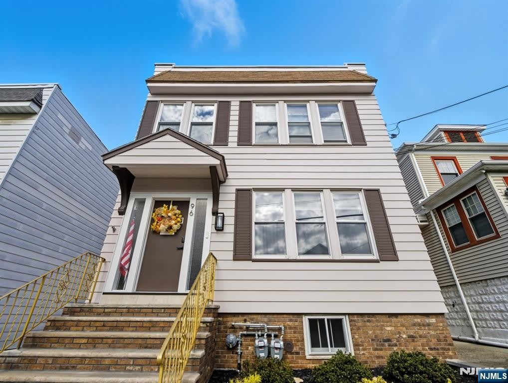 96 Arlington Boulevard 1