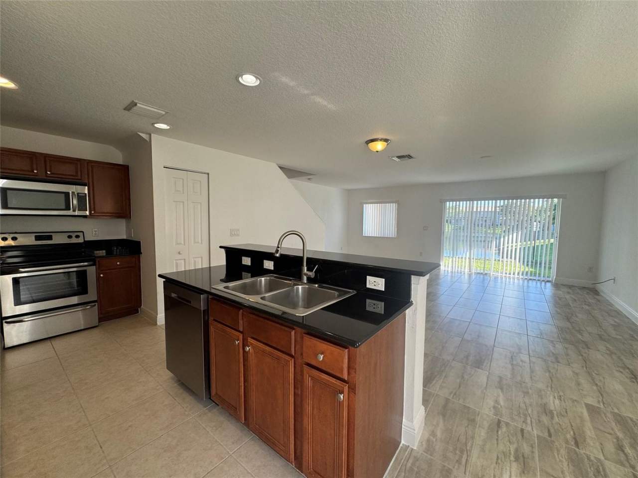 8980 Chambers Street 8980, Tamarac, FL 33321