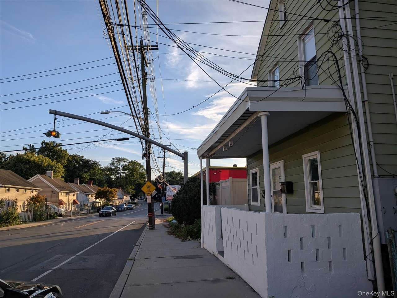 90-92 Railroad Avenue W