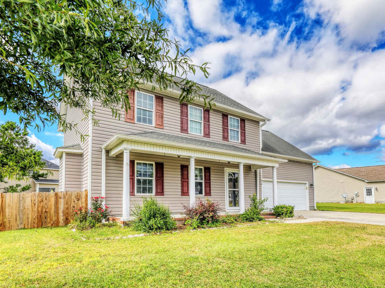 Well maintained 4 bedroom home in Beaufort