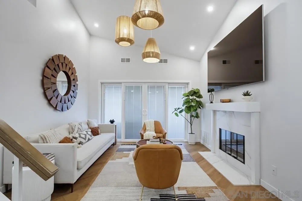 7223 Camino Degrazia unit: 75