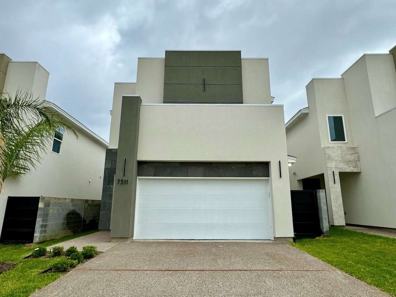 7511 Cresta Bella Street