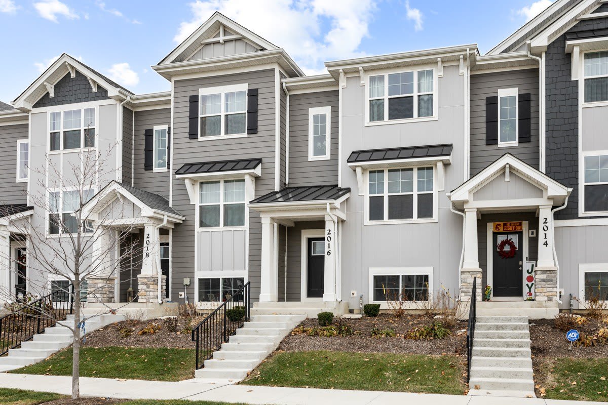 2016 Yellowstone Boulevard