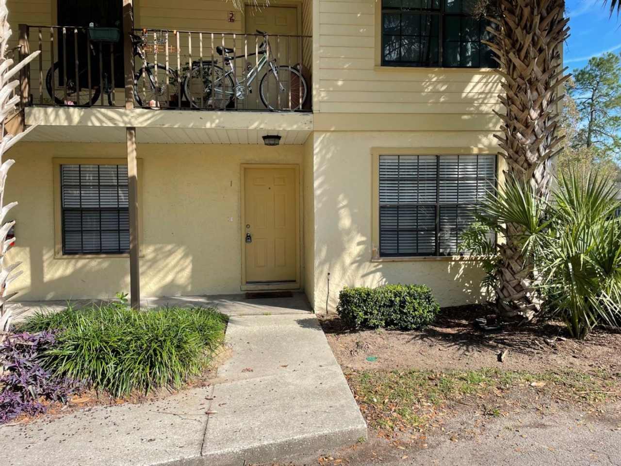 2/2 Condo in Desirable Turkey Creek