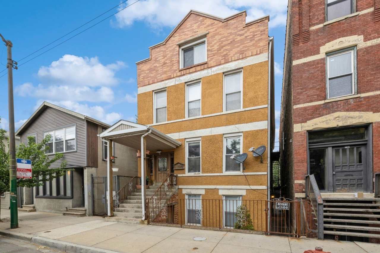 724 W 18th Street