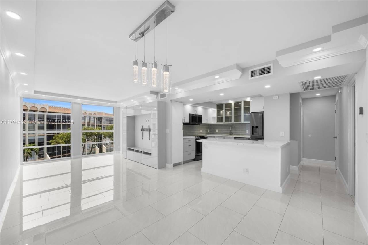 701 Three Islands Blvd