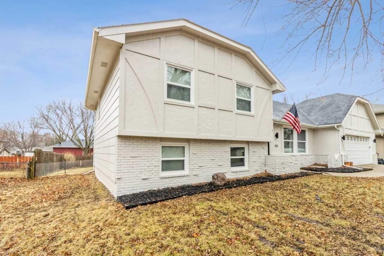 NEWLY RENOVATED!! 4 Bed, 2 Bath Cozy Home in Ankeny